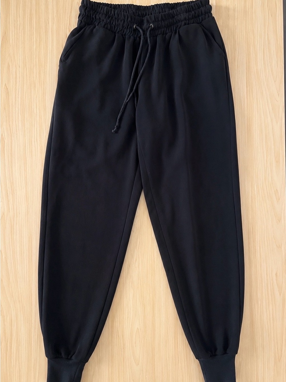 Harlowe & Graham Black Women's Ankle Jogger Pants